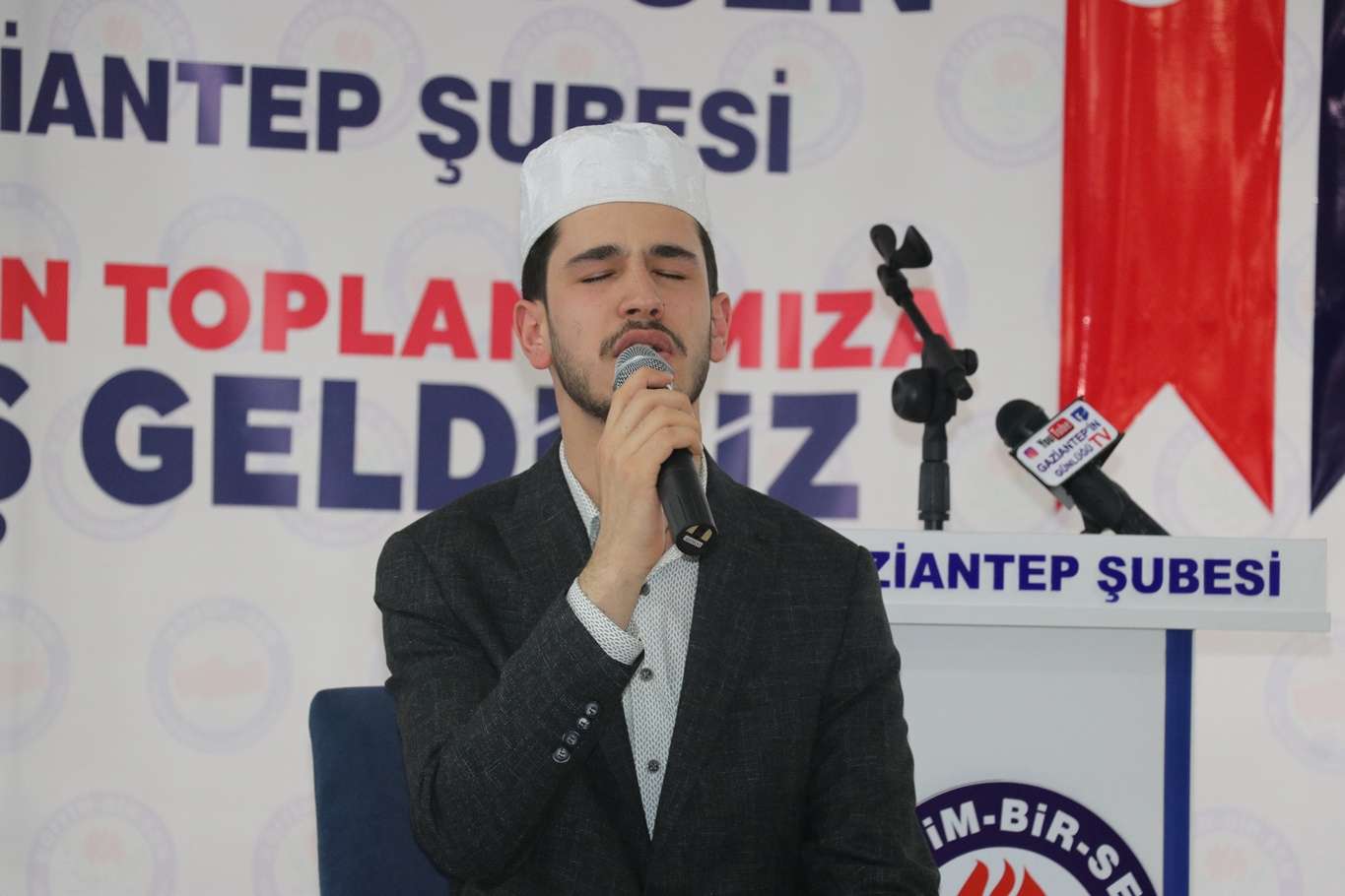 Memur-Sen Genel Başkanı Yalçın, Gaziantep'te İl Divan Toplantısına katıldı Memur-Sen Genel Başkanı Yalçın, Gaziantep'te İl Divan Toplantısına katıldı